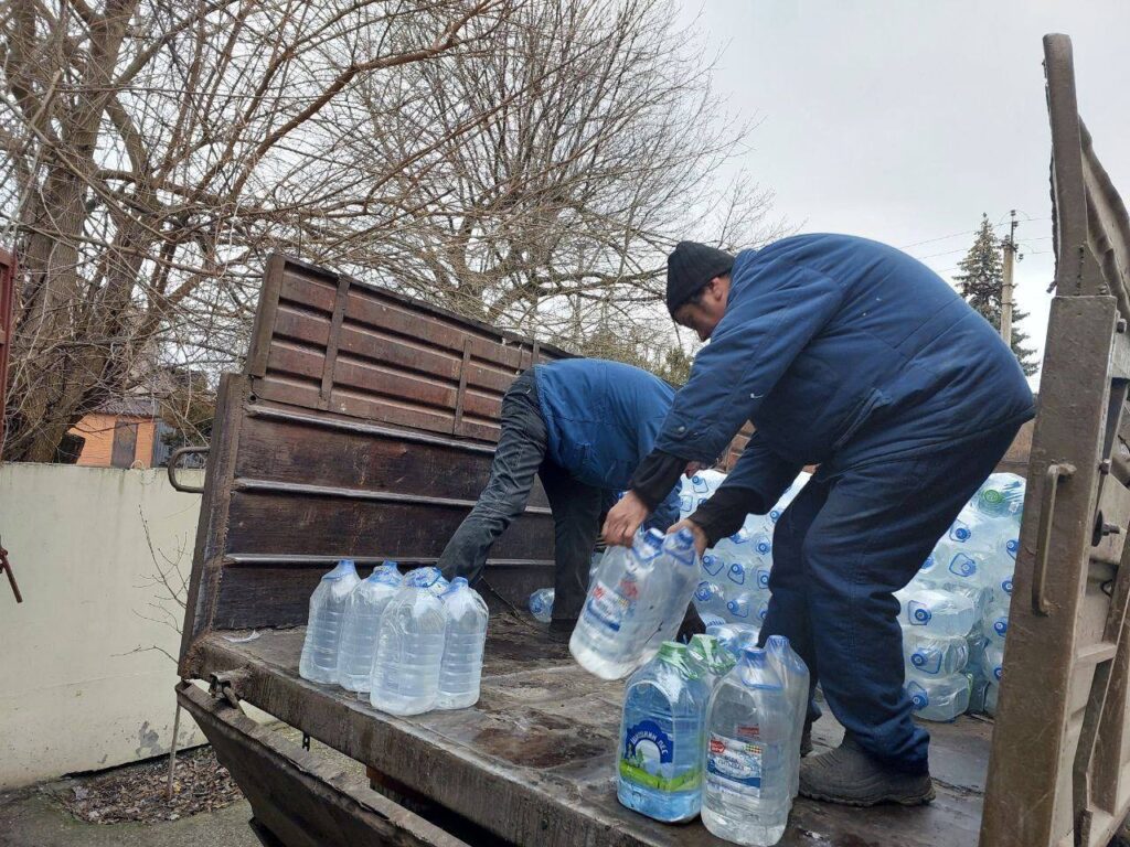 Новокаховська й Таврійська громади на Херсонщині потерпають від перебоїв із електрикою та водопостачанням після пожежі на місцевій підстанції