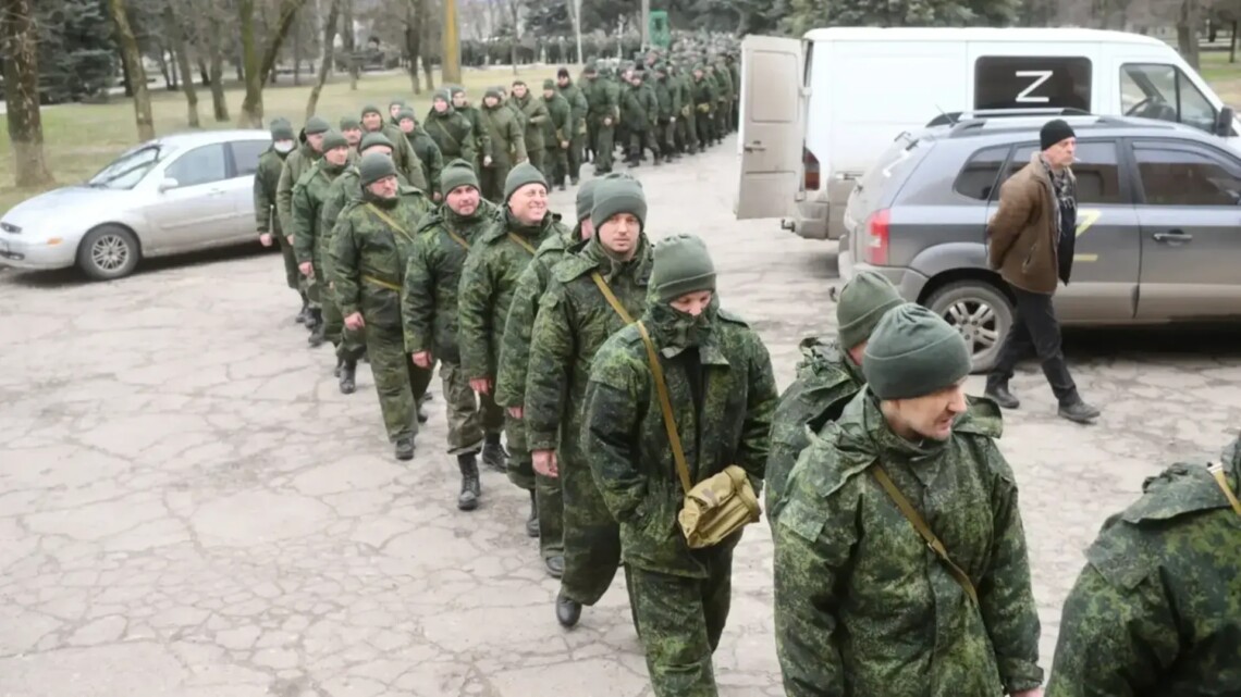 Росія хоче мобілізувати до 300 тисяч українців на окупованих територіях до 1 червня 2024 року